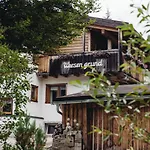 / Haus Wiesengrund Aparthotel Berwang