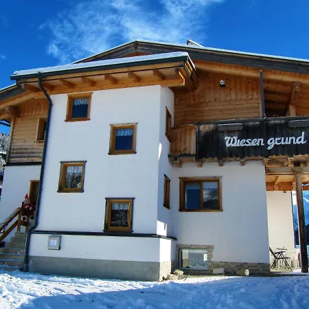 / Haus Wiesengrund Hotel apartamentowy Berwang