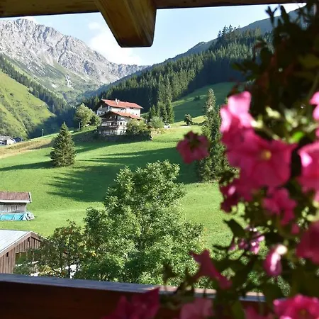 / Haus Wiesengrund Apartahotel